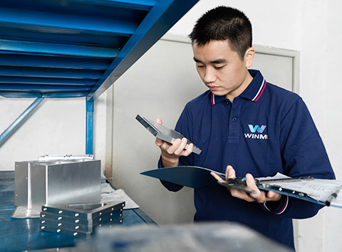 inspecting-cnc-machined-parts